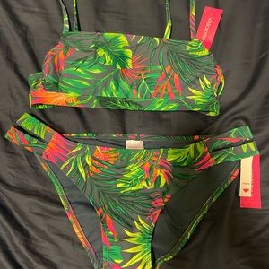 Xhilaration tropical swimsuit💚